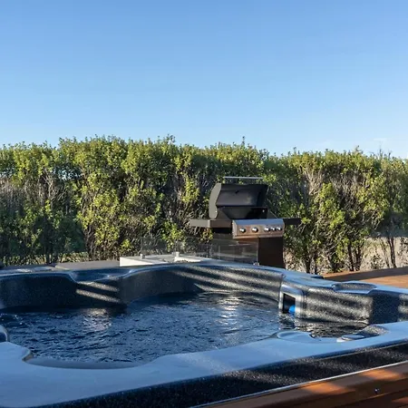 Black Barn Modern: Luxe Martinborough Escape Exterior photo