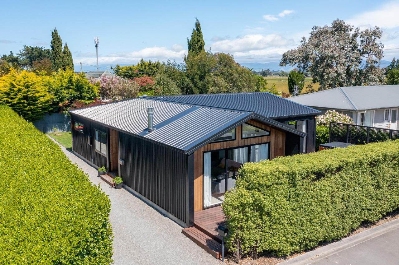 Black Barn Modern: Luxe Escape Holiday home